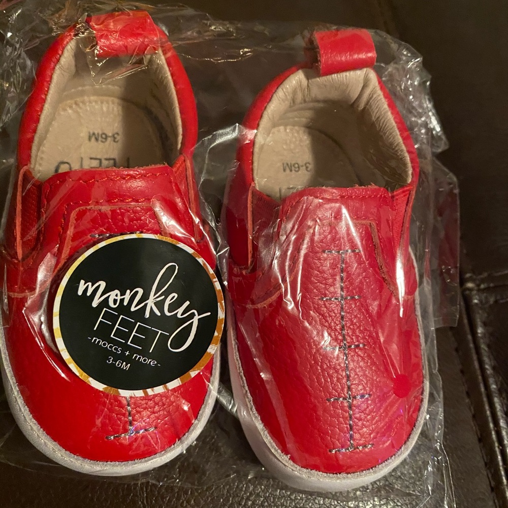 Monkey feet